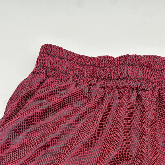 Men’s shorts size Small Activewear Gym Training Red Snake Skin - Picture 3 of 8